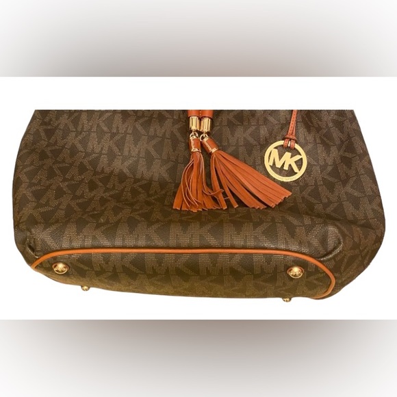 ⭐️ Michael Kors Monogram Shoulder Bag / Purse - Picture 2 of 3